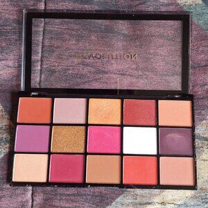 🔥 Makeup Revolution Reloaded Eyeshadow Palette – Red Alert 🔥